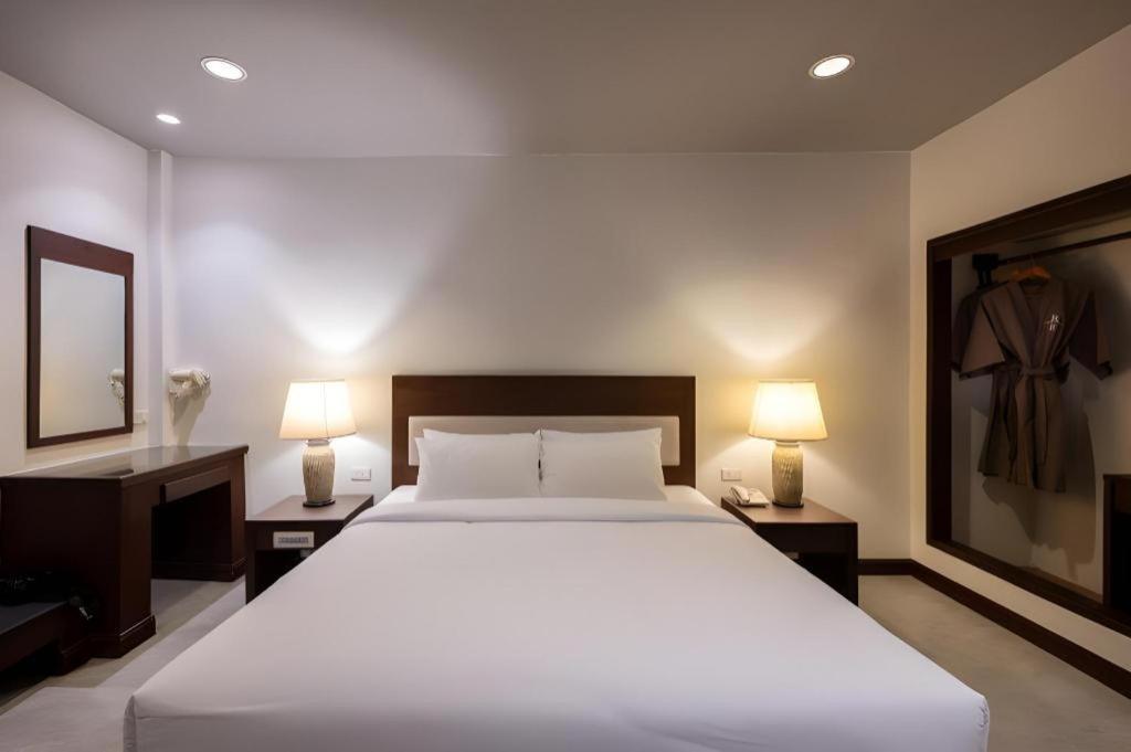Rose Bay Resort Pattaya Ngoại thất bức ảnh