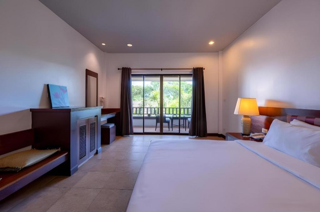 Rose Bay Resort Pattaya Ngoại thất bức ảnh